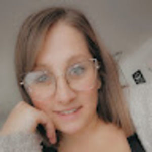 Meet your Posher, Cassandra